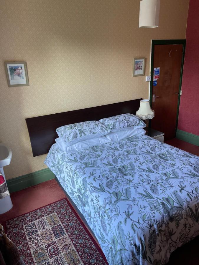 Chimneys Guest House 블랙번 외부 사진