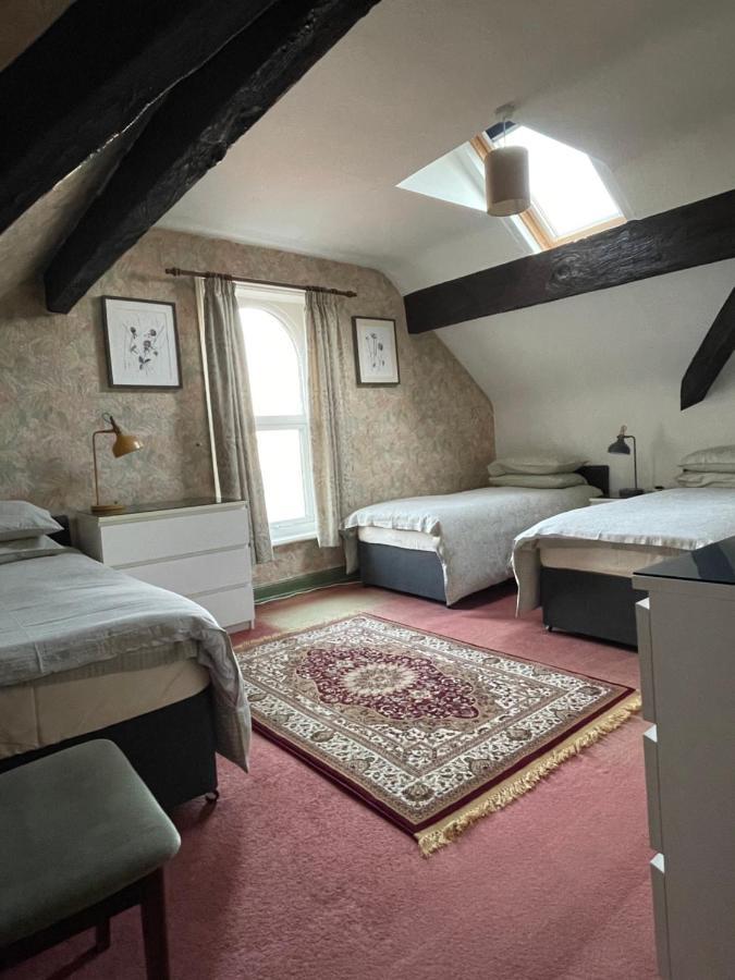 Chimneys Guest House 블랙번 외부 사진
