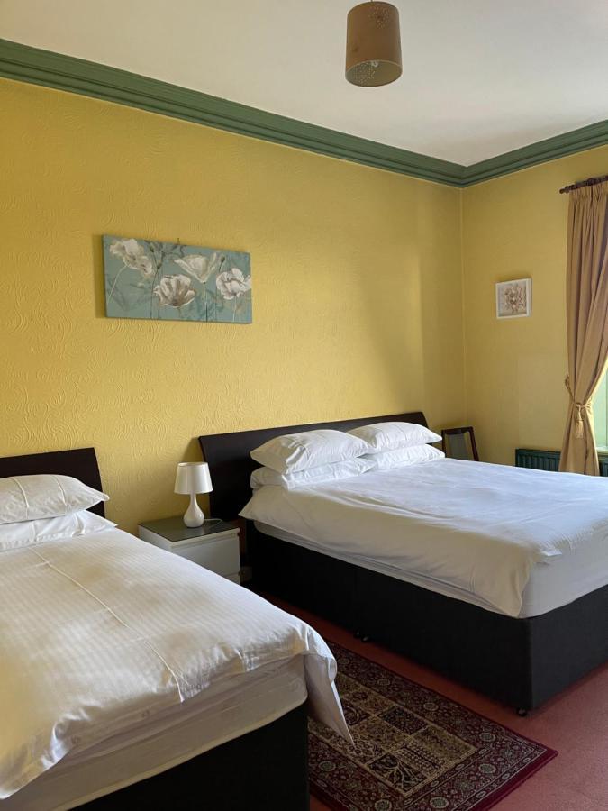 Chimneys Guest House 블랙번 외부 사진