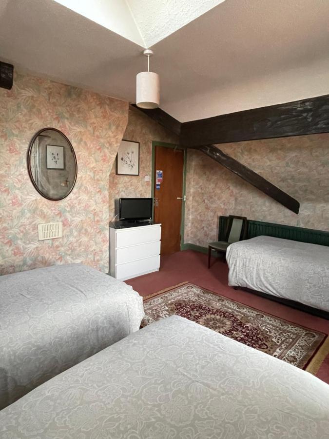 Chimneys Guest House 블랙번 외부 사진