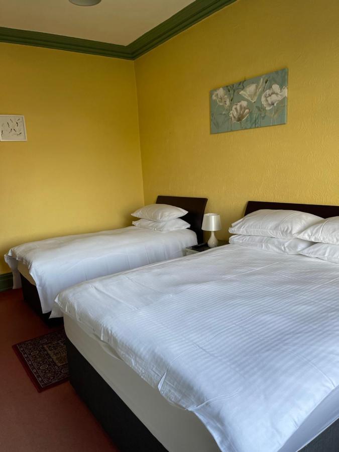 Chimneys Guest House 블랙번 외부 사진