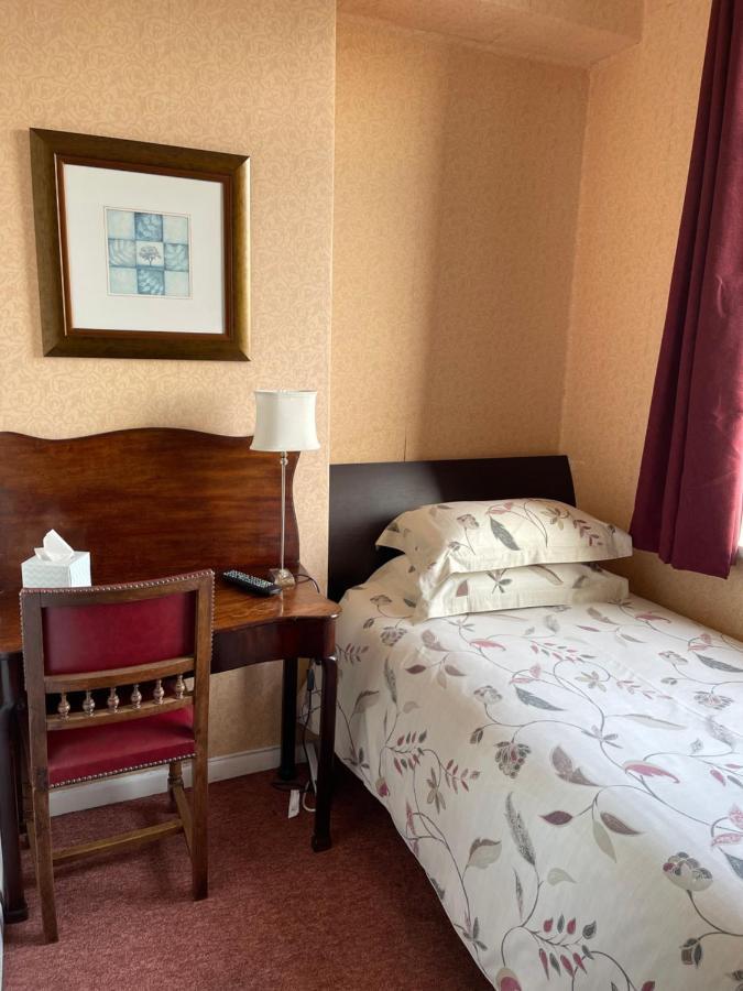 Chimneys Guest House 블랙번 외부 사진