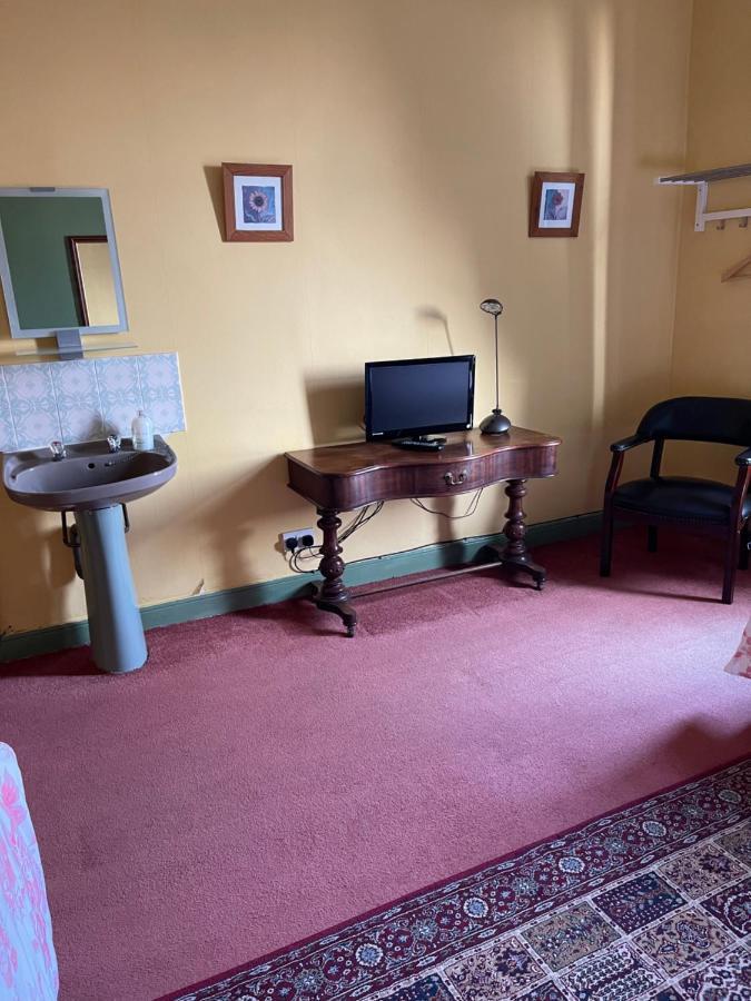 Chimneys Guest House 블랙번 외부 사진