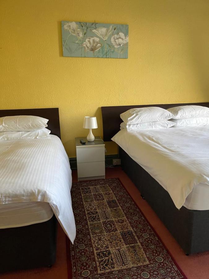 Chimneys Guest House 블랙번 외부 사진