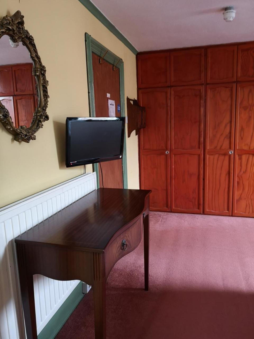 Chimneys Guest House 블랙번 외부 사진