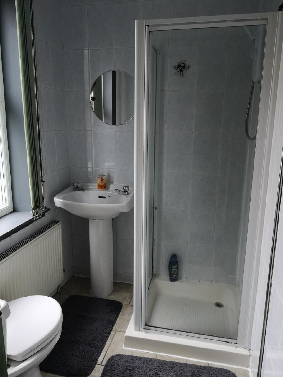 Chimneys Guest House 블랙번 외부 사진