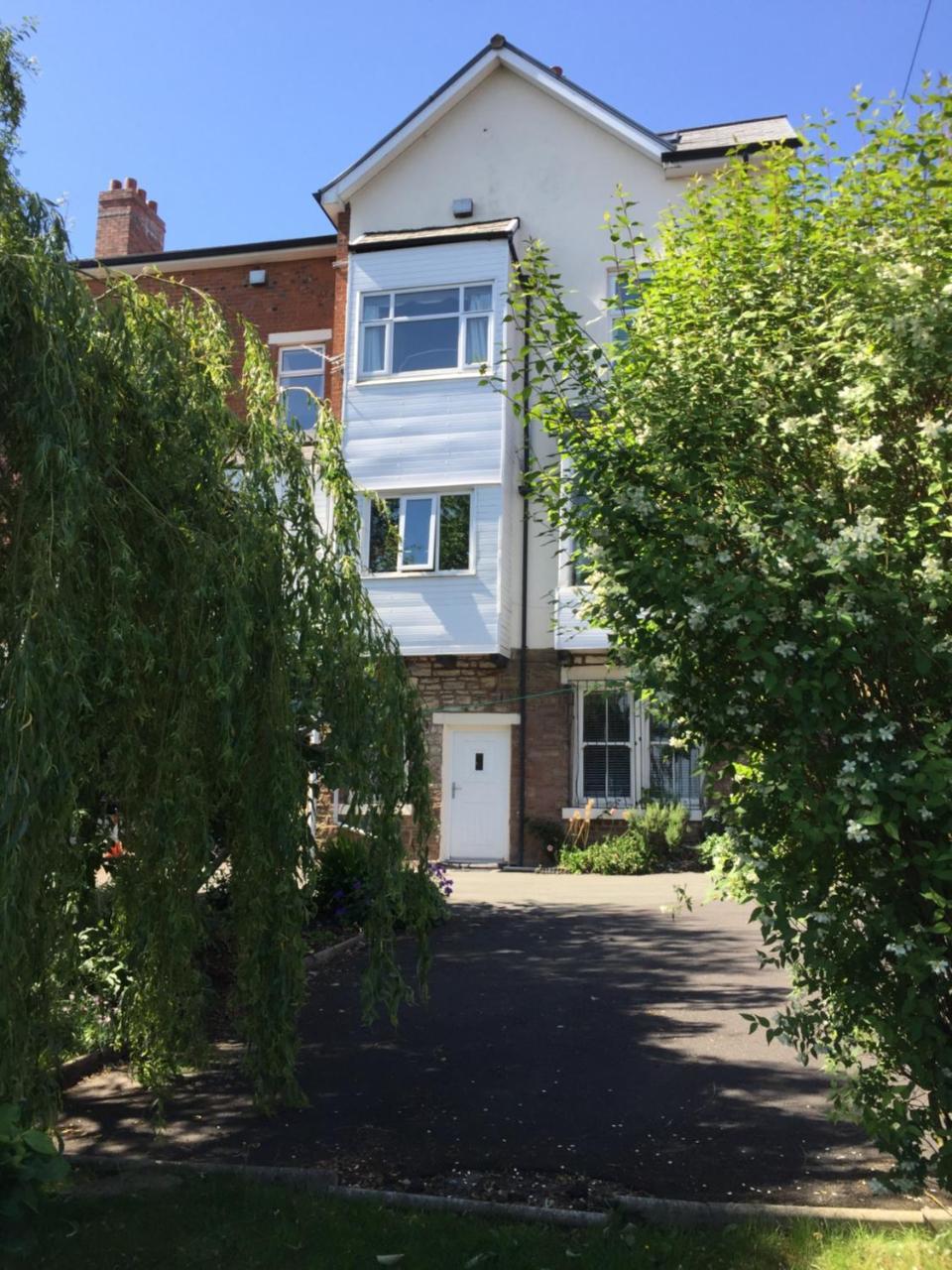 Chimneys Guest House 블랙번 외부 사진