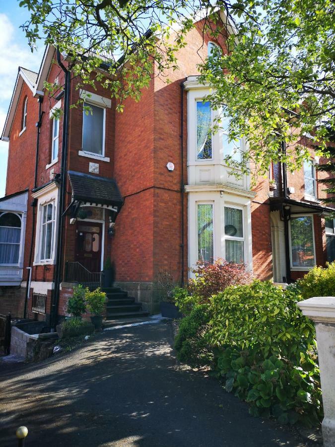 Chimneys Guest House 블랙번 외부 사진